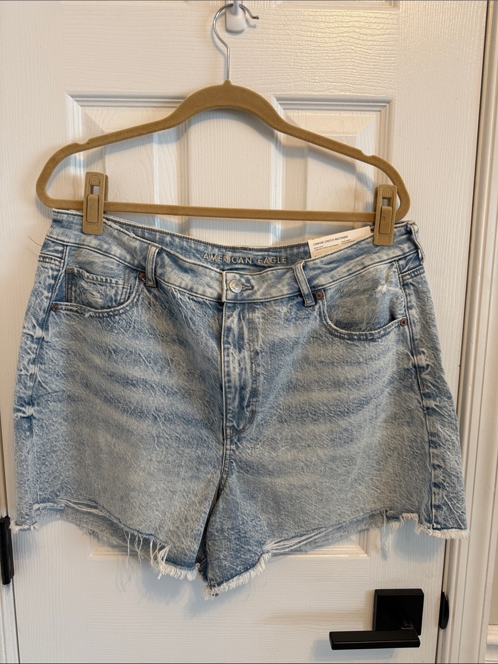 American Eagle Distressed Lightwash Denim Mom Shorts Sz 18 NWT